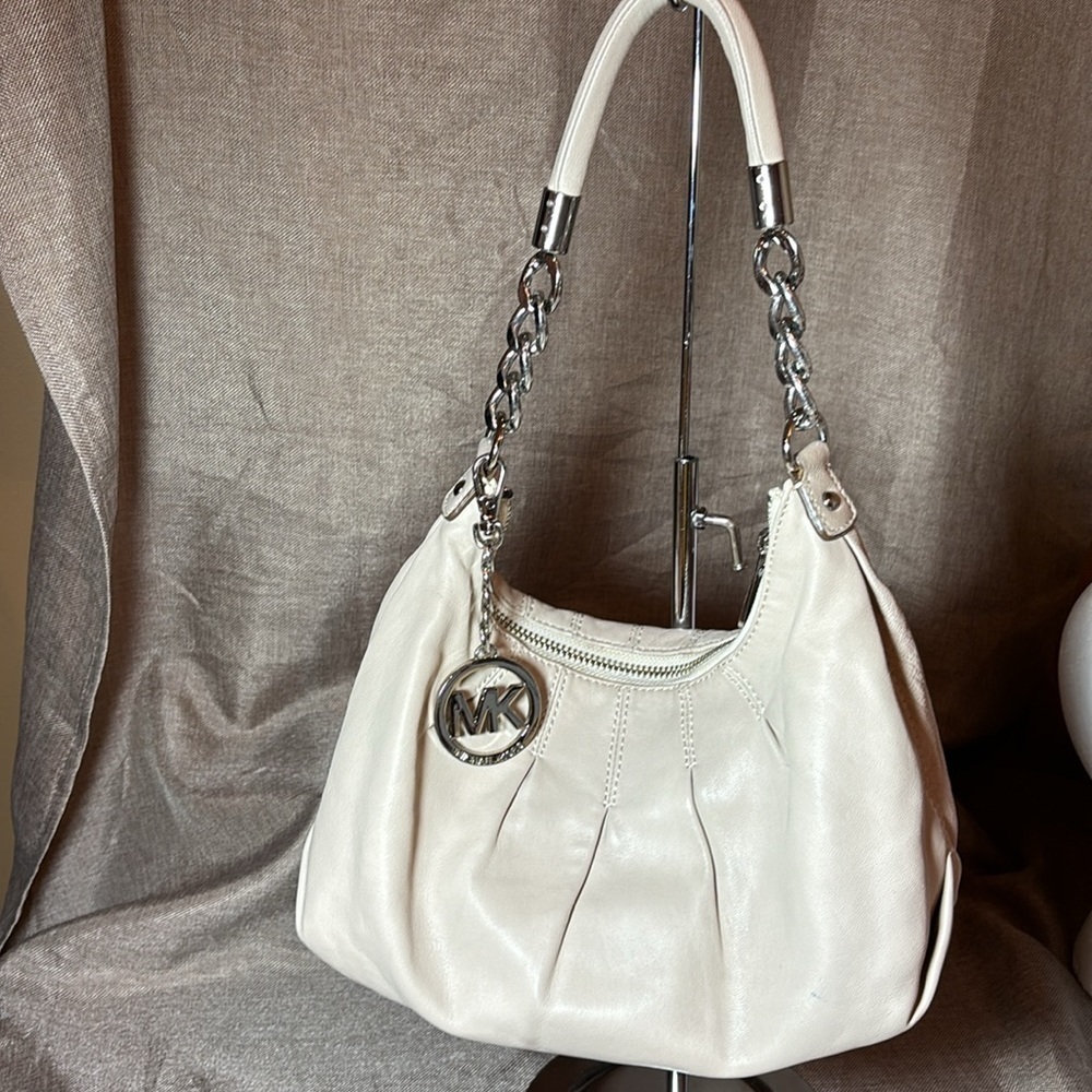 Michael Kors AP-1011 Cream Pleated Shoulder Bag